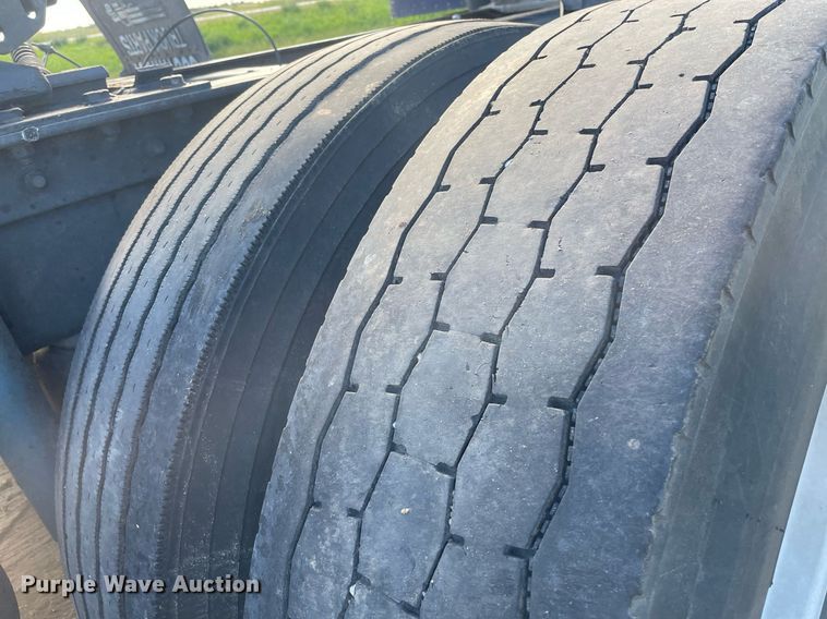 image for item LY9784 1994 Peterbilt 379  semi truck