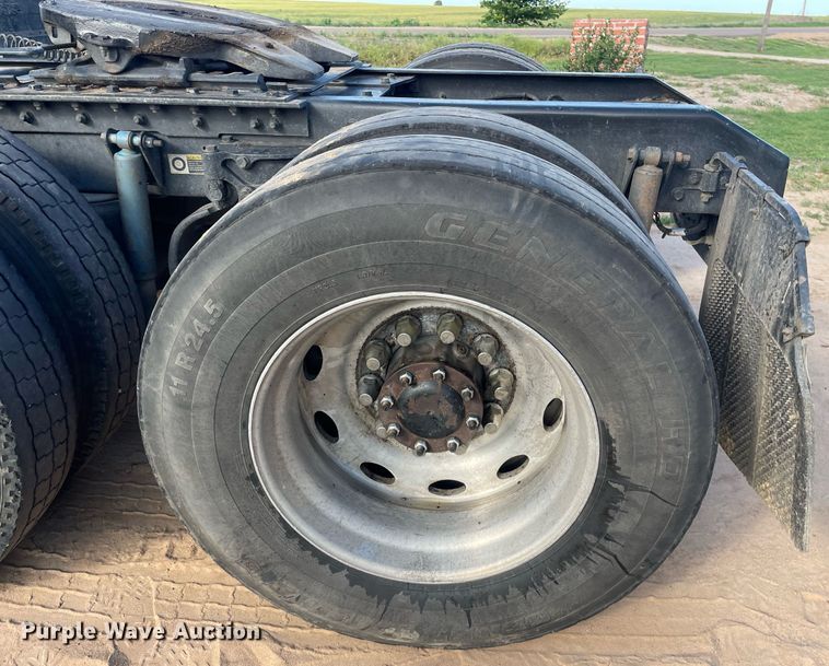 image for item LY9784 1994 Peterbilt 379  semi truck