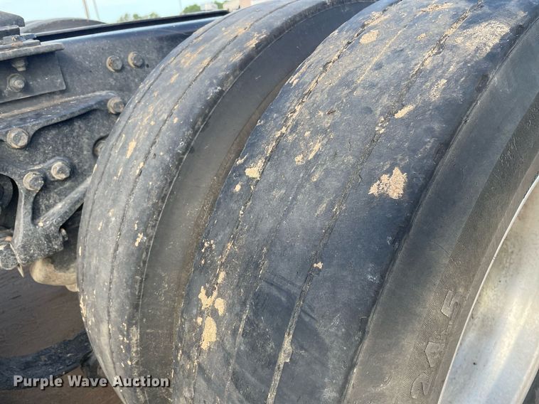 image for item LY9784 1994 Peterbilt 379  semi truck