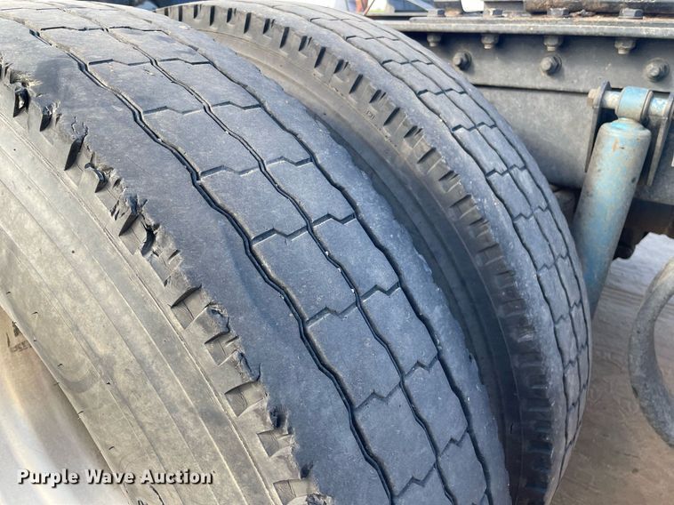 image for item LY9784 1994 Peterbilt 379  semi truck