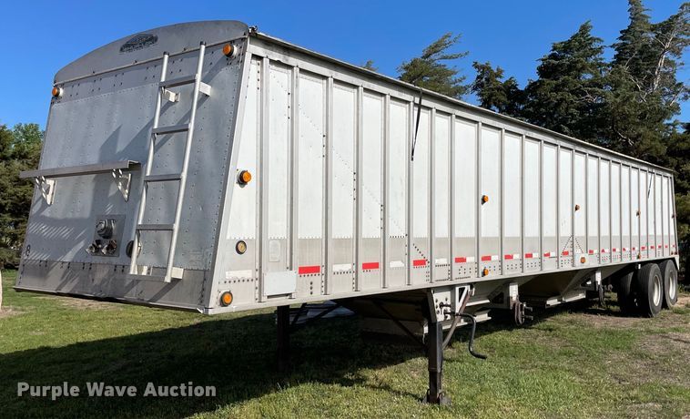 image for item LY9785 2005 Cornhusker  grain trailer