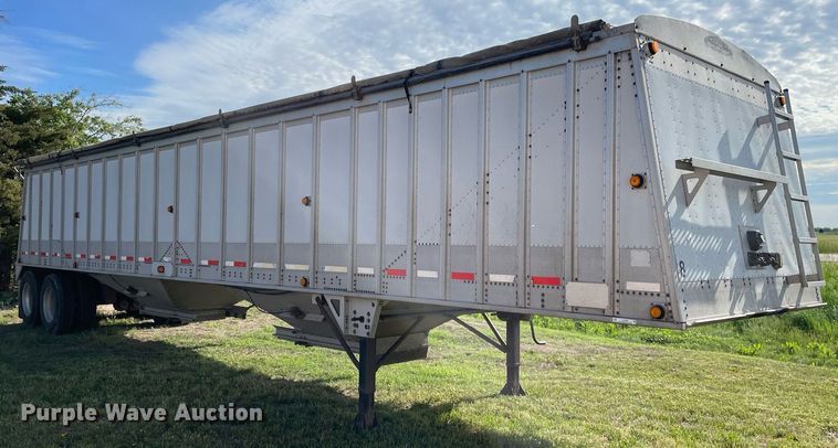 image for item LY9785 2005 Cornhusker  grain trailer
