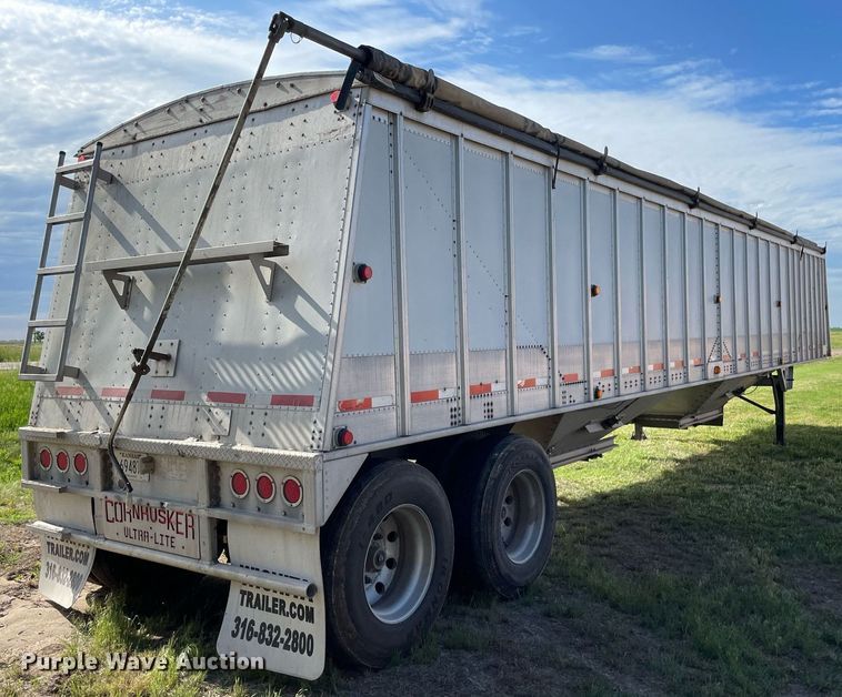 image for item LY9785 2005 Cornhusker  grain trailer