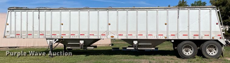 image for item LY9785 2005 Cornhusker  grain trailer