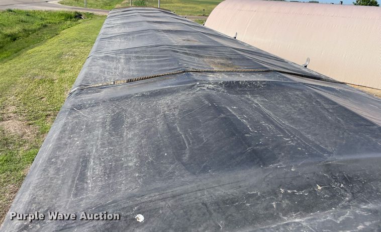 image for item LY9785 2005 Cornhusker  grain trailer