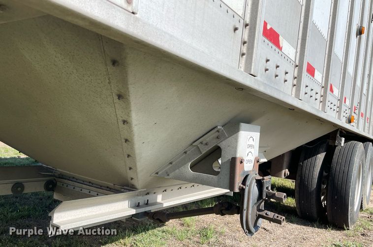 image for item LY9785 2005 Cornhusker  grain trailer