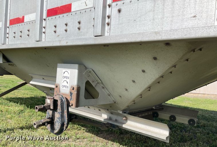 image for item LY9785 2005 Cornhusker  grain trailer