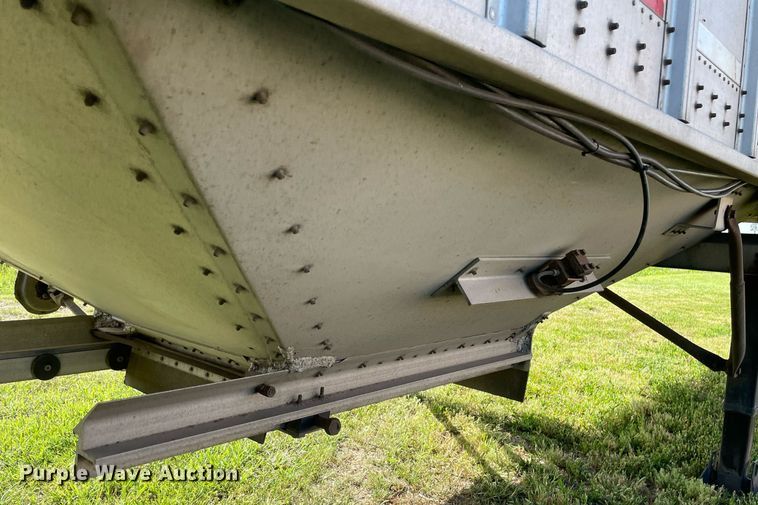 image for item LY9785 2005 Cornhusker  grain trailer