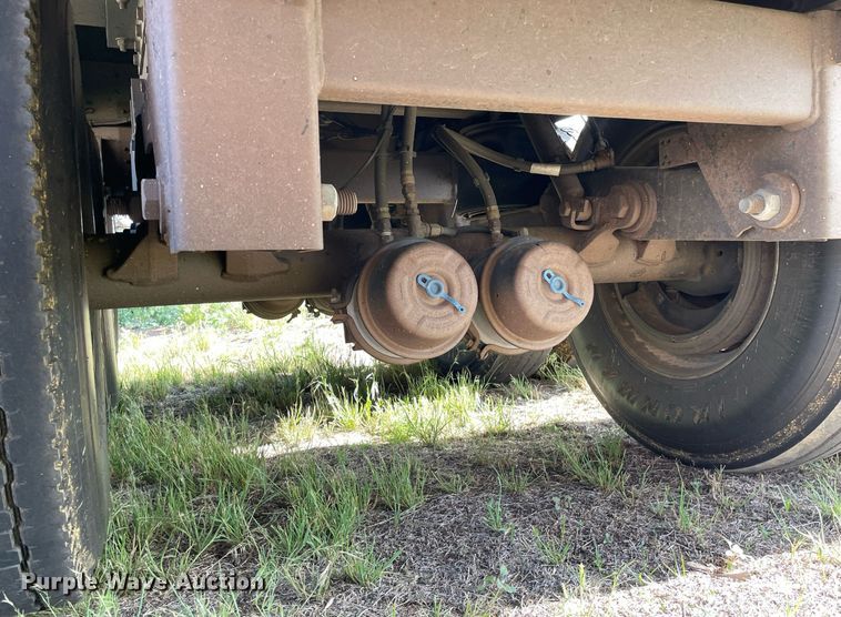 image for item LY9785 2005 Cornhusker  grain trailer