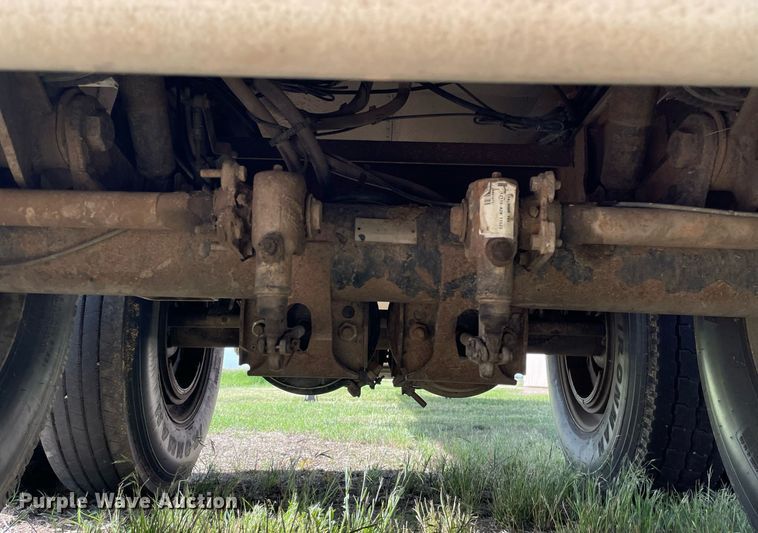 image for item LY9785 2005 Cornhusker  grain trailer