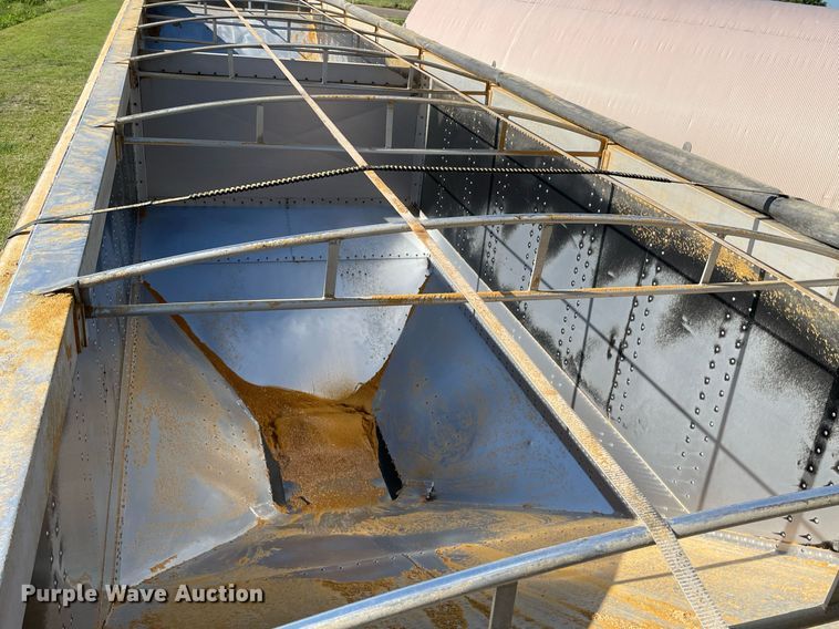 image for item LY9785 2005 Cornhusker  grain trailer