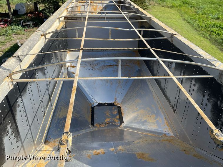 image for item LY9785 2005 Cornhusker  grain trailer