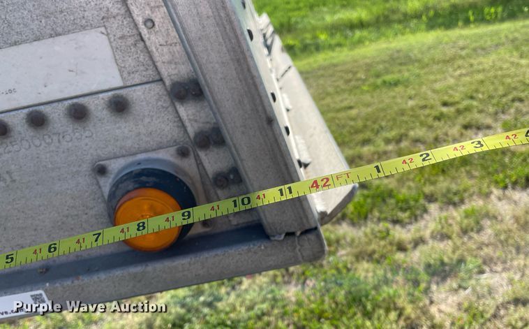 image for item LY9785 2005 Cornhusker  grain trailer