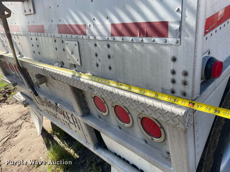 image for item LY9785 2005 Cornhusker  grain trailer