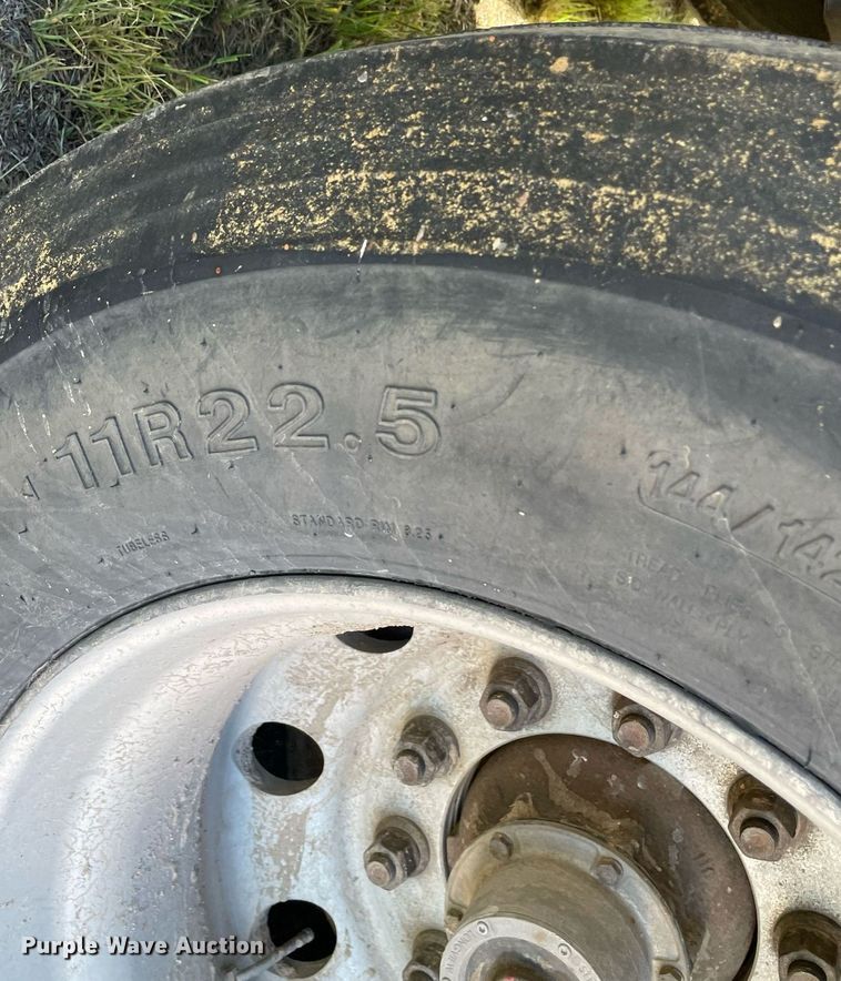 image for item LY9785 2005 Cornhusker  grain trailer