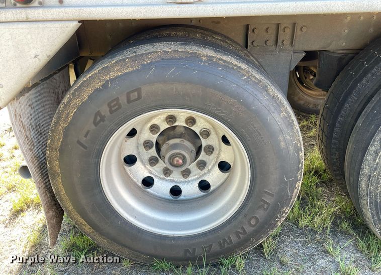 image for item LY9785 2005 Cornhusker  grain trailer