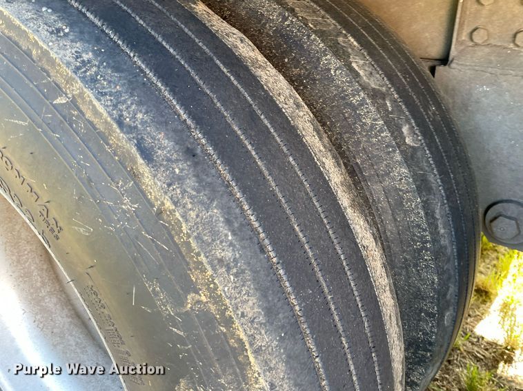 image for item LY9785 2005 Cornhusker  grain trailer