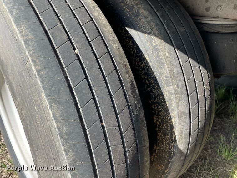 image for item LY9785 2005 Cornhusker  grain trailer