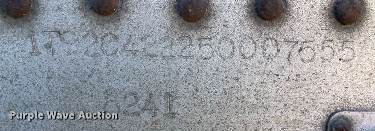 image for item LY9785 2005 Cornhusker  grain trailer