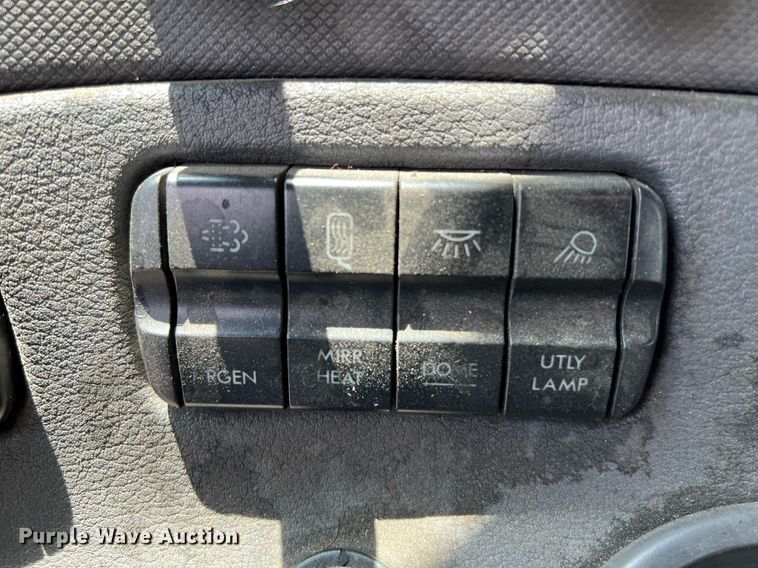 image for item MF9968 2012 Freightliner Cascadia 125  semi truck