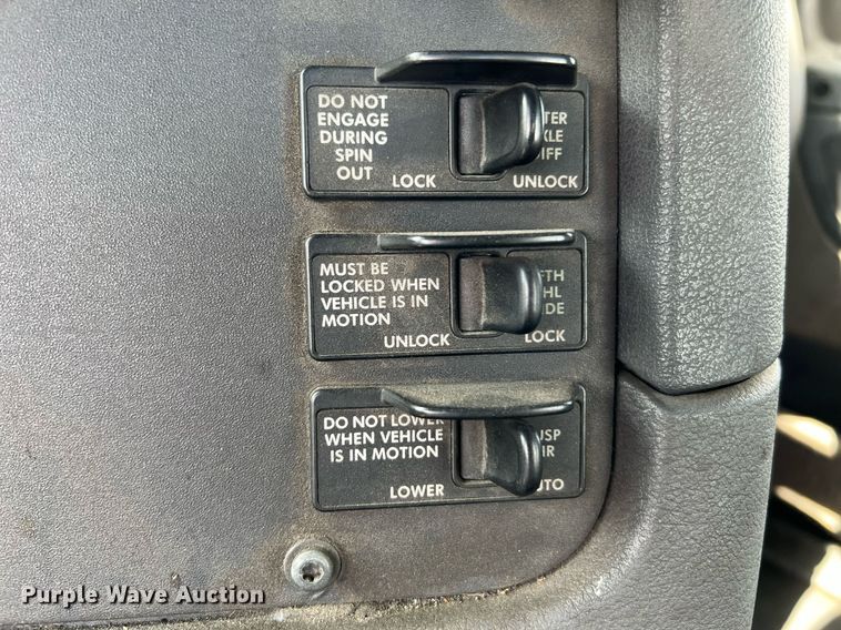 image for item MF9968 2012 Freightliner Cascadia 125  semi truck