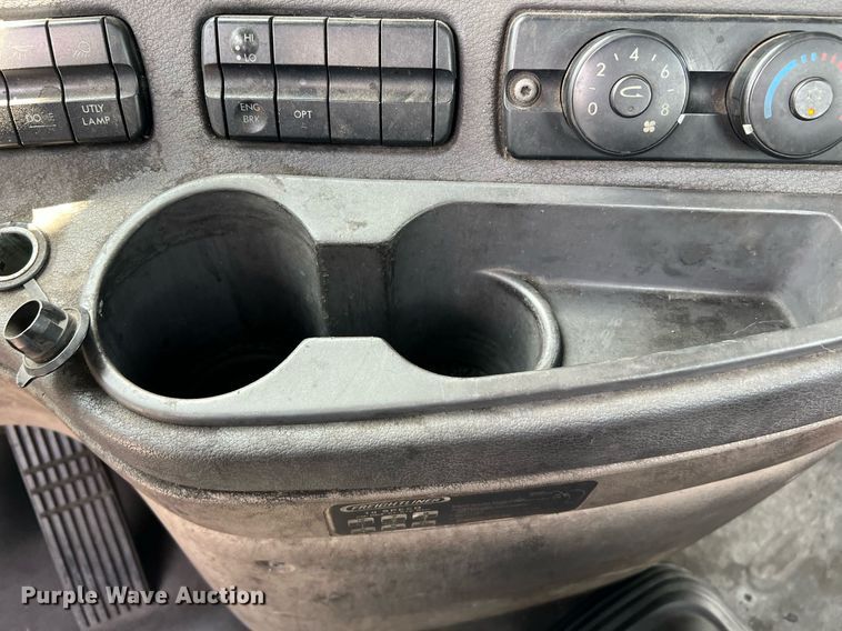 image for item MF9968 2012 Freightliner Cascadia 125  semi truck