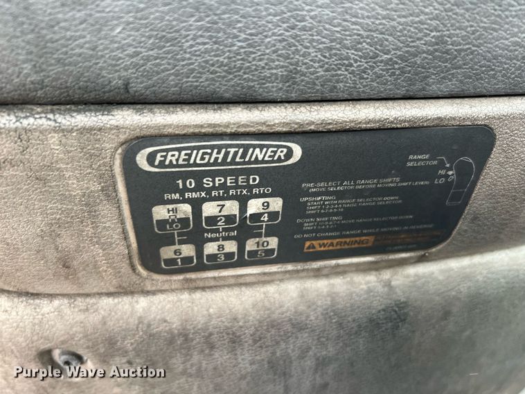 image for item MF9968 2012 Freightliner Cascadia 125  semi truck