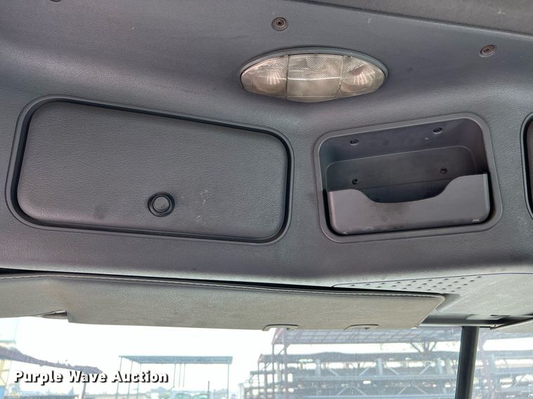 image for item MF9968 2012 Freightliner Cascadia 125  semi truck