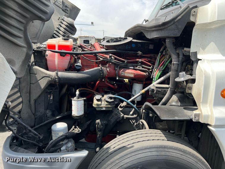 image for item MF9968 2012 Freightliner Cascadia 125  semi truck