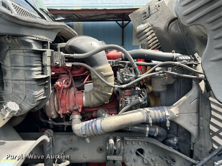 image for item MF9968 2012 Freightliner Cascadia 125  semi truck