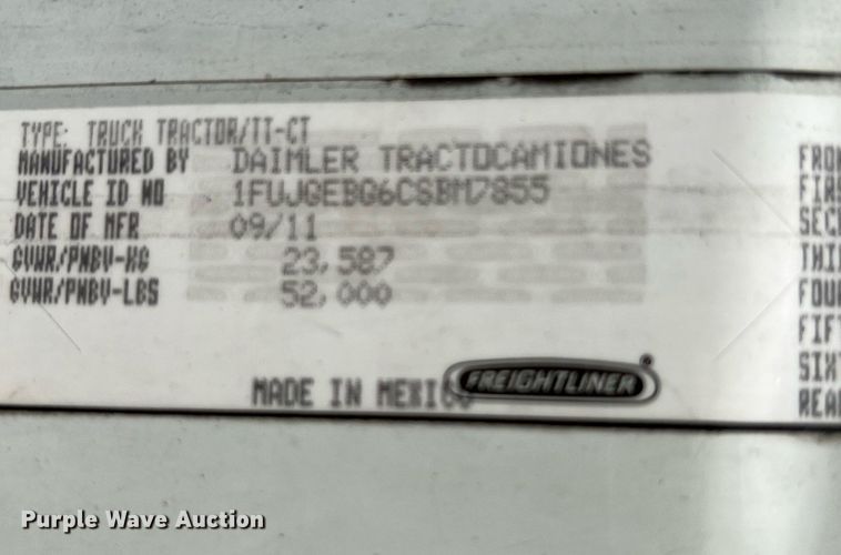 image for item MF9968 2012 Freightliner Cascadia 125  semi truck