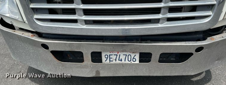 image for item MF9969 2012 Freightliner Cascadia 125  semi truck