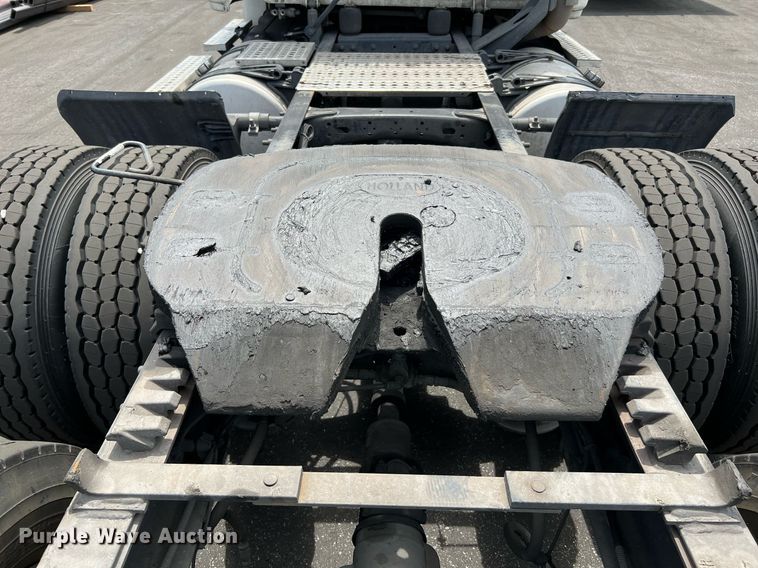 image for item MF9969 2012 Freightliner Cascadia 125  semi truck