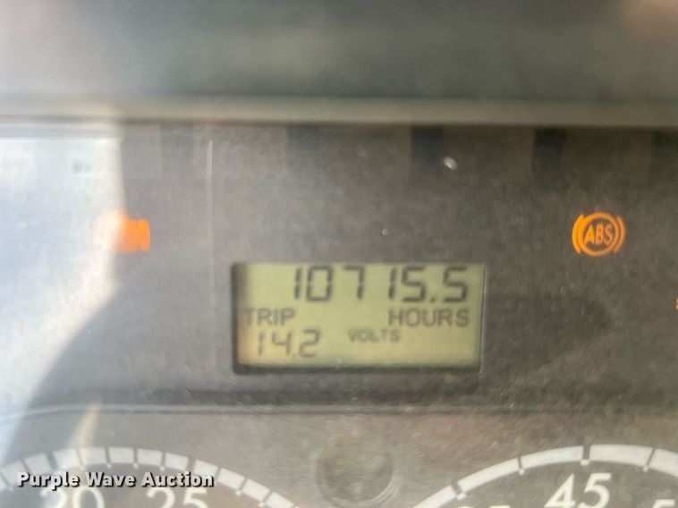 image for item MF9969 2012 Freightliner Cascadia 125  semi truck