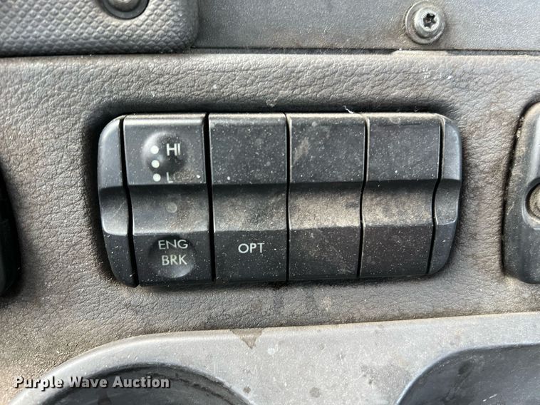 image for item MF9969 2012 Freightliner Cascadia 125  semi truck