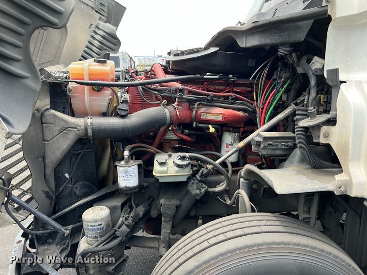 image for item MF9969 2012 Freightliner Cascadia 125  semi truck