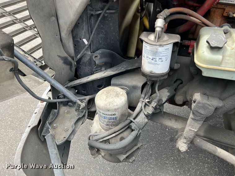 image for item MF9969 2012 Freightliner Cascadia 125  semi truck