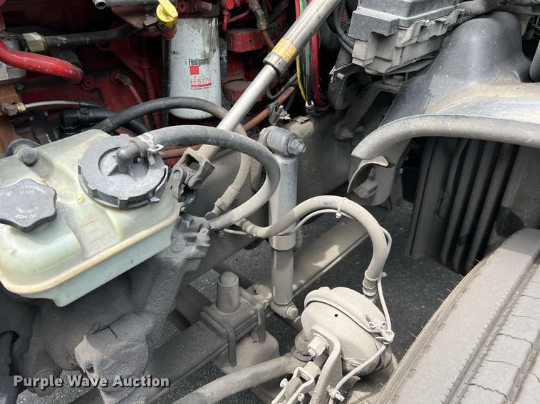 image for item MF9969 2012 Freightliner Cascadia 125  semi truck