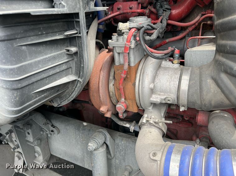 image for item MF9969 2012 Freightliner Cascadia 125  semi truck