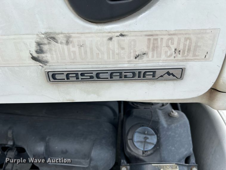 image for item MF9969 2012 Freightliner Cascadia 125  semi truck