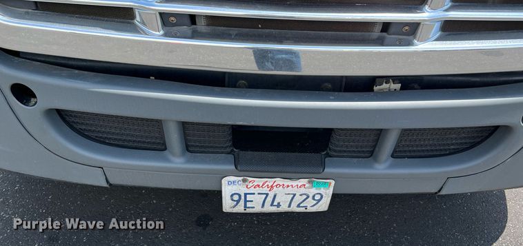 image for item MF9970 2013 Freightliner Cascadia 113  semi truck