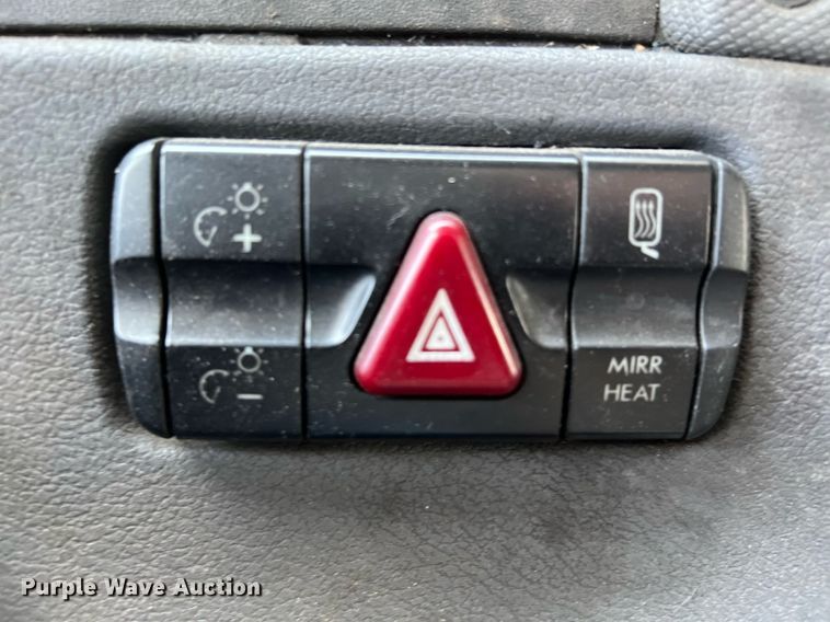 image for item MF9970 2013 Freightliner Cascadia 113  semi truck