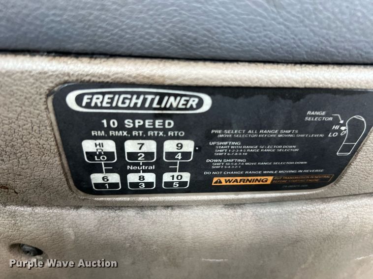 image for item MF9970 2013 Freightliner Cascadia 113  semi truck