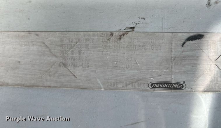 image for item MF9970 2013 Freightliner Cascadia 113  semi truck