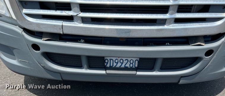 image for item MF9971 2012 Freightliner Cascadia  semi truck