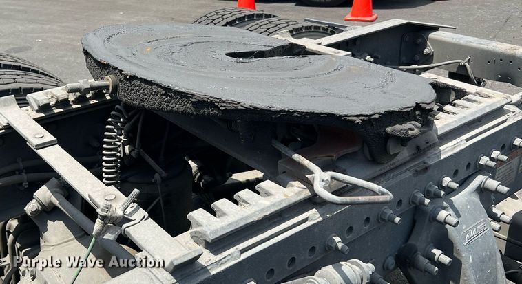 image for item MF9971 2012 Freightliner Cascadia  semi truck