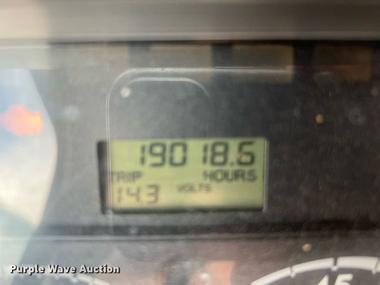 image for item MF9971 2012 Freightliner Cascadia  semi truck