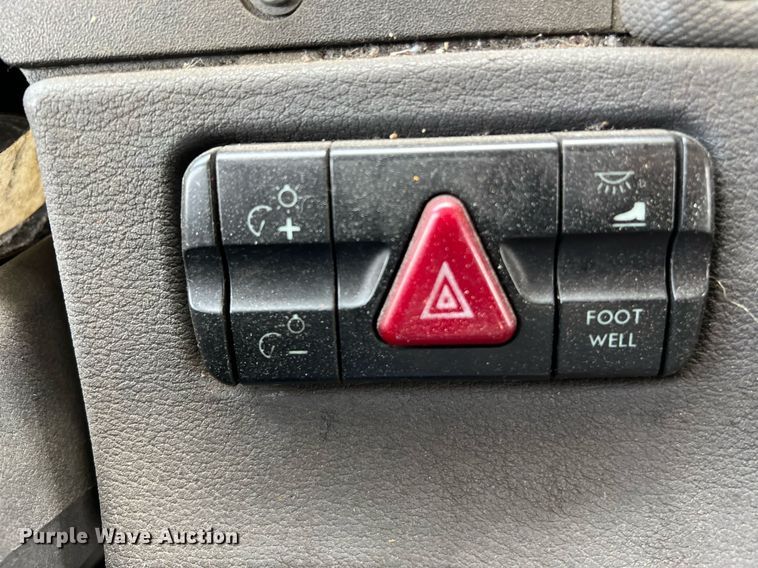 image for item MF9971 2012 Freightliner Cascadia  semi truck