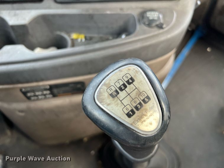 image for item MF9971 2012 Freightliner Cascadia  semi truck