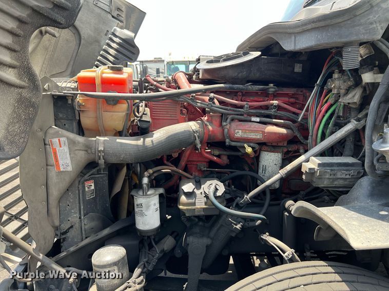 image for item MF9971 2012 Freightliner Cascadia  semi truck